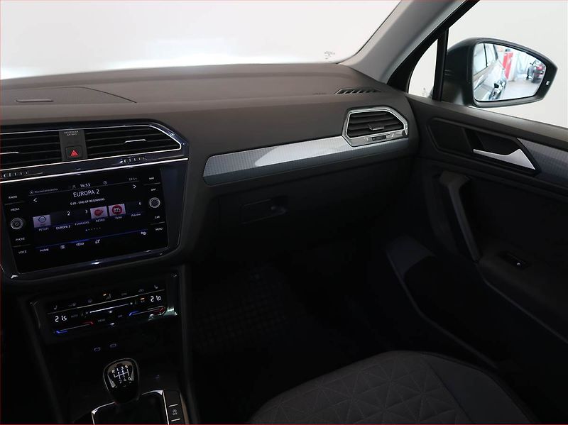 Volkswagen Tiguan (2022) 1.5 TSI - fotka 8 z 17