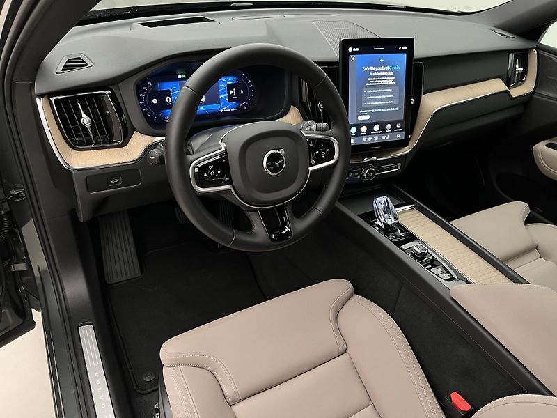 Volvo XC60 B5 AWD BRIGHT PLUS CZ 1. maj. - fotka 4 z 46