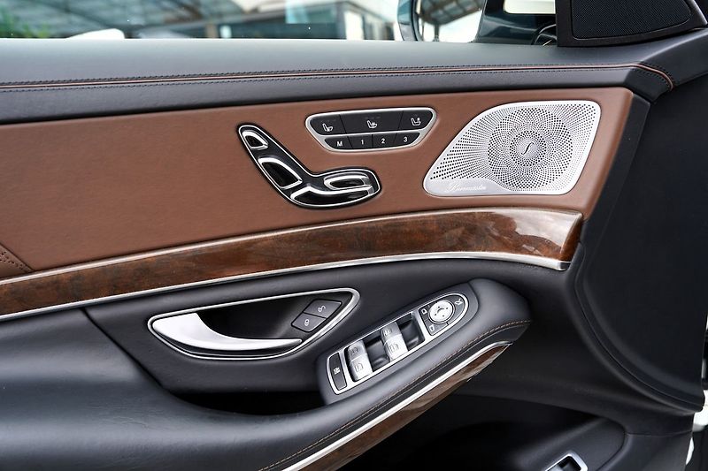 Mercedes-Benz Třídy S S 500 4Matic AMG/Designo/ČR - fotka 19 z 50