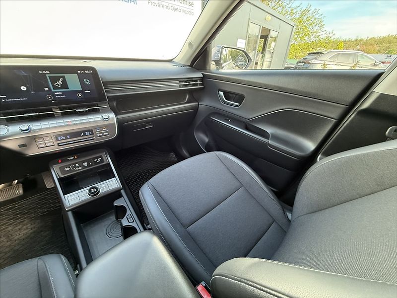 Hyundai Kona 1,6 T-GDI 101kW DCT Style - fotka 19 z 27
