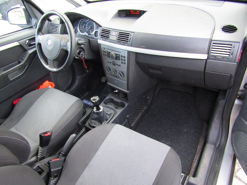 Opel Meriva (2006) 1.6 16v KLIMA FUNKČNÍ - fotka 14 z 32