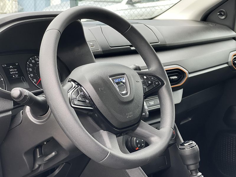 Dacia Sandero Stepway 1.0TCe LPG ČR 1.MAJ. - fotka 15 z 43