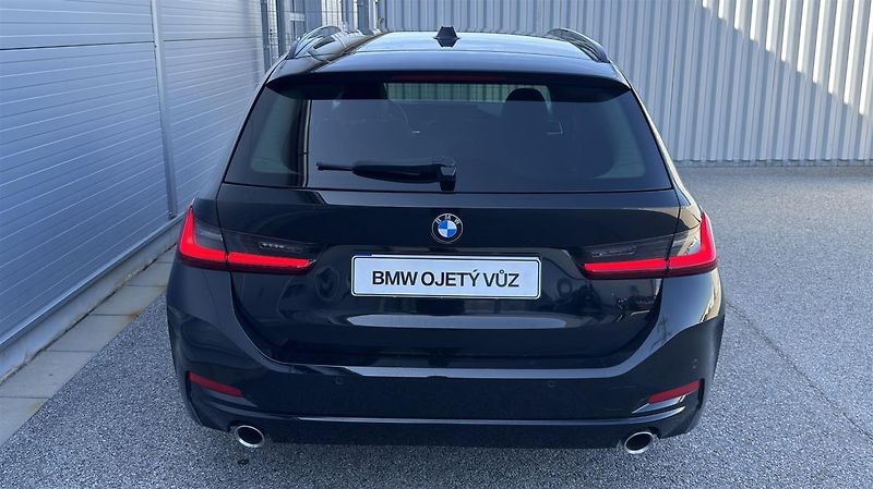 BMW Řada 3 318d Touring - fotka 8 z 9