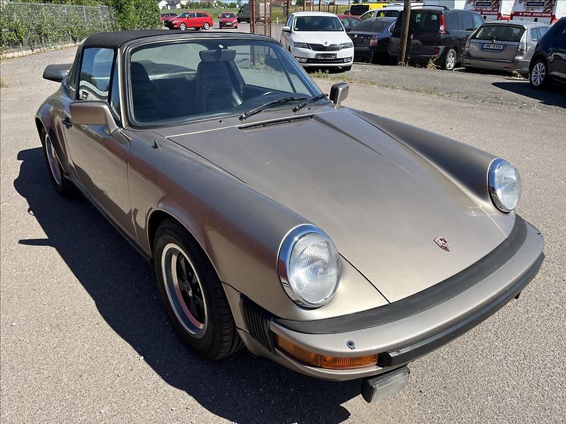 Porsche 911 3.0 SC HISTORICKÉ VOZIDLO - fotka 3 z 40