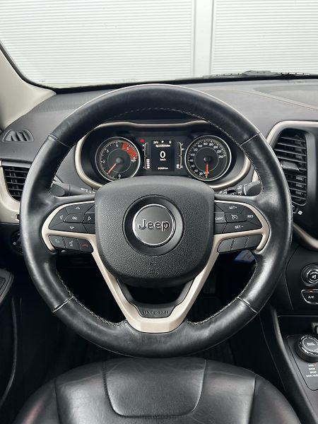 Jeep Cherokee 2.2 147kW 4x4 9.ZF Night Eagle - fotka 8 z 23