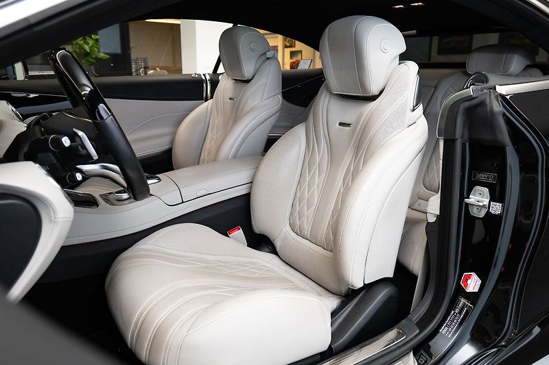 Mercedes-Benz Třídy S 4MATIC coupé - fotka 7 z 24