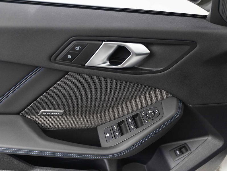 BMW Řada 1 M135 xDrive - fotka 18 z 22