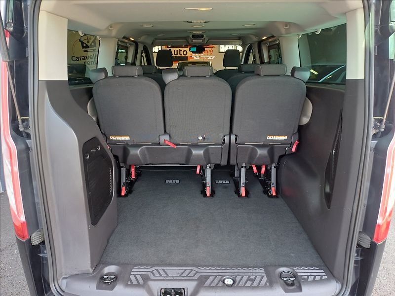 Ford Tourneo Custom 2,2 Titanium,L2,1maj,motor 119 - fotka 23 z 28