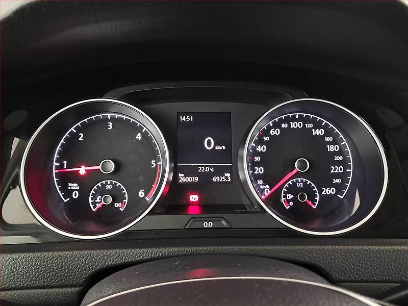 Volkswagen Golf (2016) 2.0 TDI, Xenony, Tempomat - fotka 11 z 17