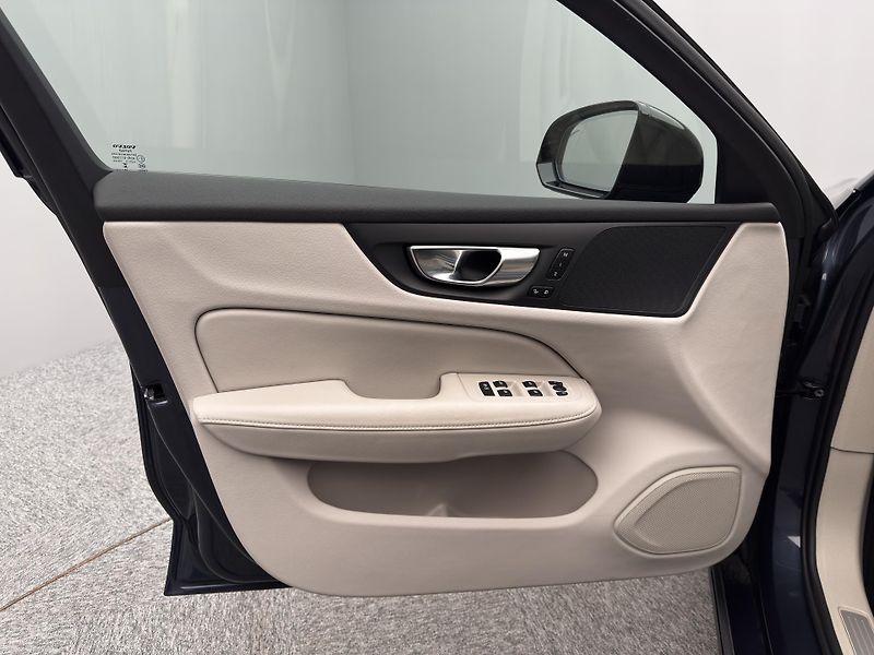 Volvo V60 B4 DARK PLUS CZ 1.maj - fotka 19 z 47