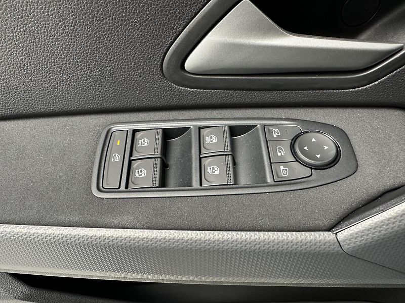 Dacia Duster (2026) HYBRID 155 Journey - SKLADEM - fotka 9 z 13