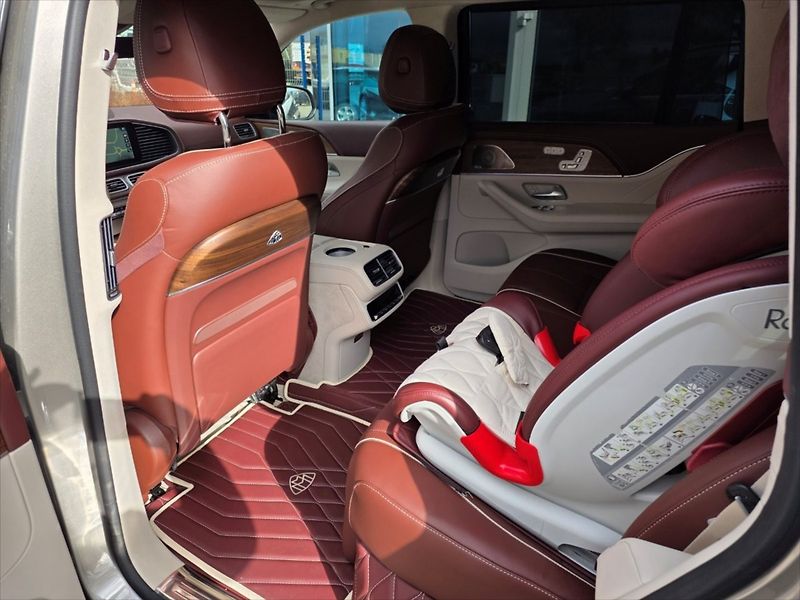 Mercedes-Benz GLS 4,0 Maybach 600 - fotka 13 z 17