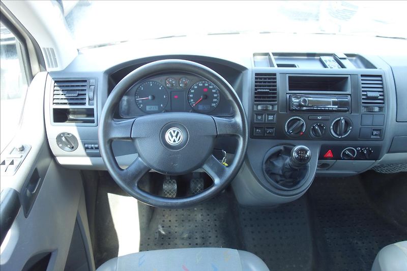 Volkswagen Transporter 2,5 TDi 96KW,ČR,8 MÍST,LONG. - fotka 17 z 30