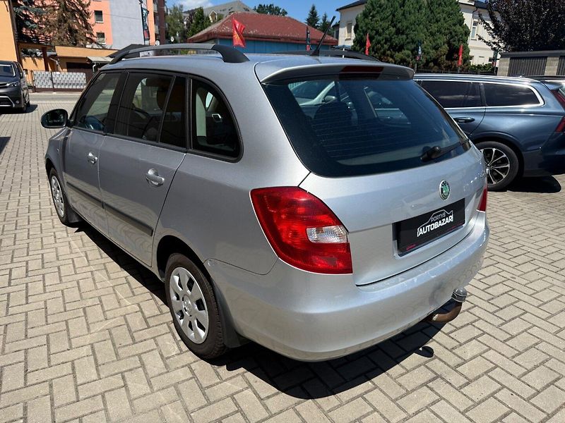 Škoda Fabia (2008) II 1.4 16V Kombi , tažné - fotka 2 z 13