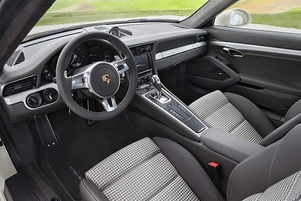 Speciální edice Porsche k 50. výročí modelu 911.