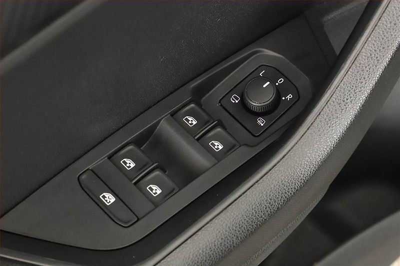 Škoda Karoq (2021) Sportline 2.0 TDI - fotka 15 z 15