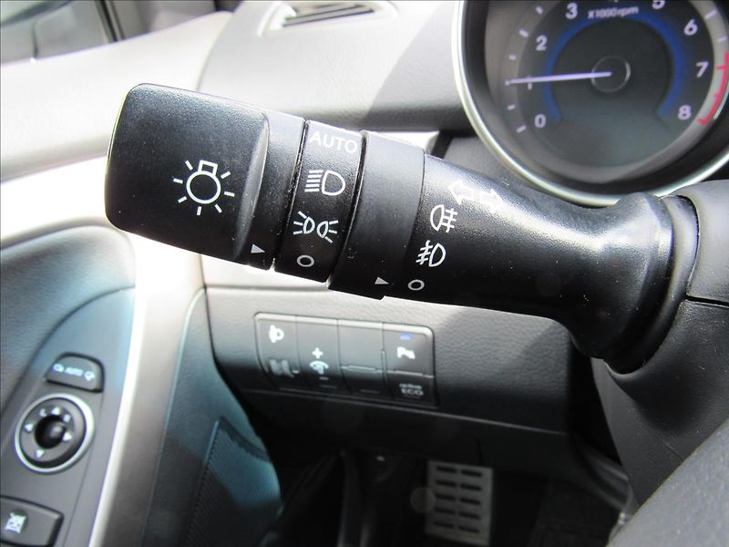 Hyundai i30 1,6 GDI 99kW Automat - fotka 23 z 32