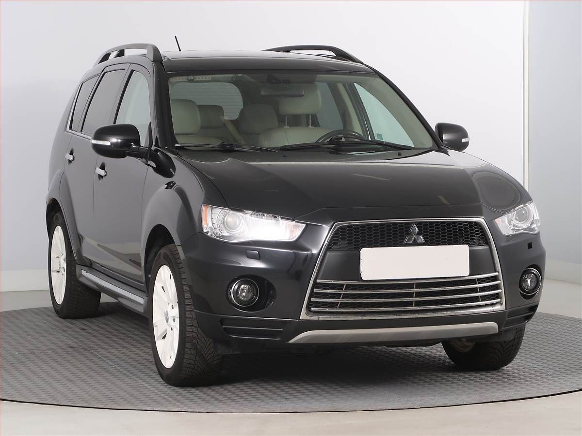Mitsubishi Outlander 2.2 DI-D, 4X4, 7 míst, Navi
