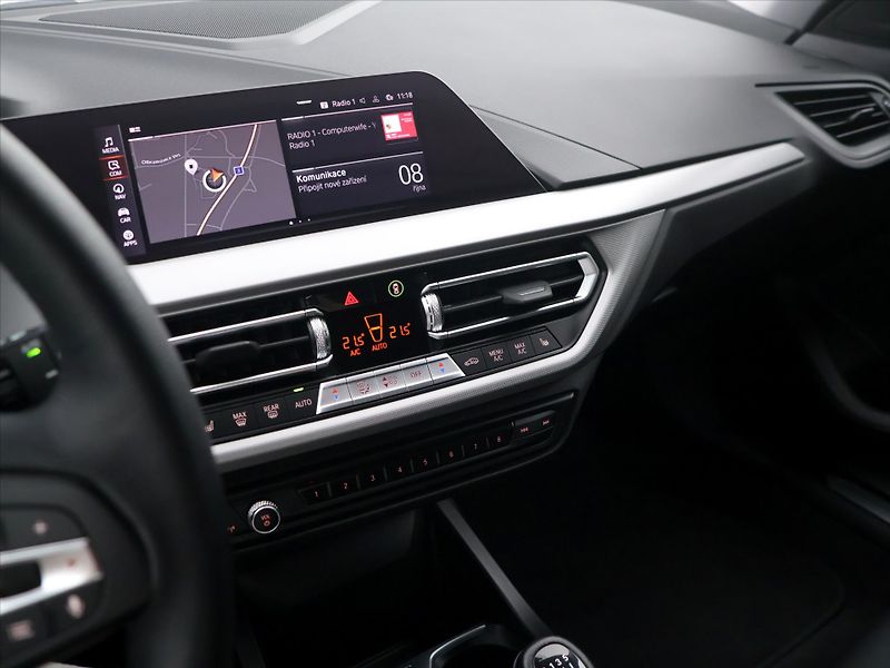 BMW Řada 1 1,5 116d 85kW Aut.klima LED - fotka 21 z 39