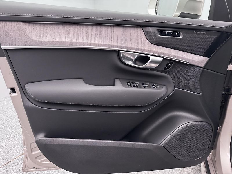 Volvo XC90 B5 AWD BRIGHT PLUS REZERVACE - fotka 19 z 55