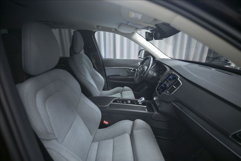 Volvo XC90 2,0 B5 AWD INSCRIPTION 7 MÍST - fotka 8 z 47