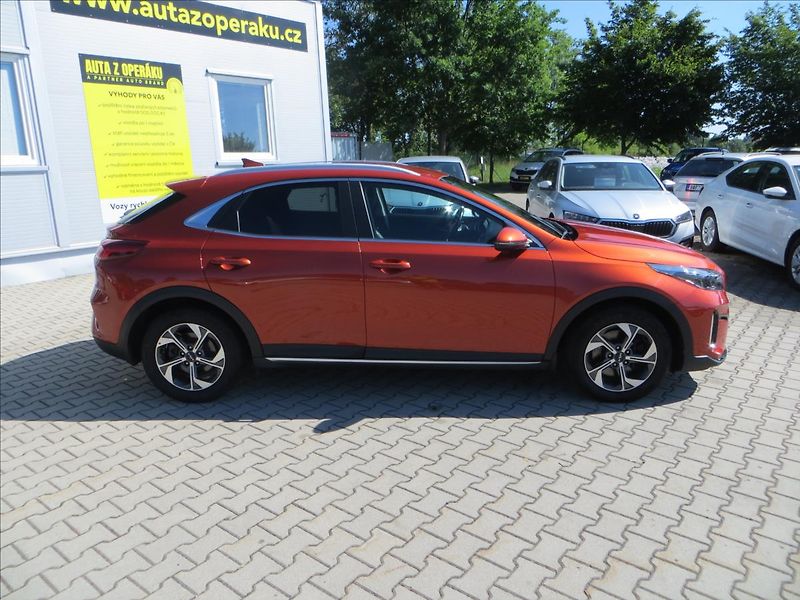 Kia XCeed 1,5 T-GDI 118kW Exclusive ČR - fotka 9 z 26