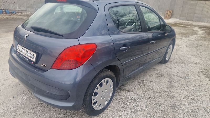 Peugeot 207 1,4 16V - fotka 5 z 10
