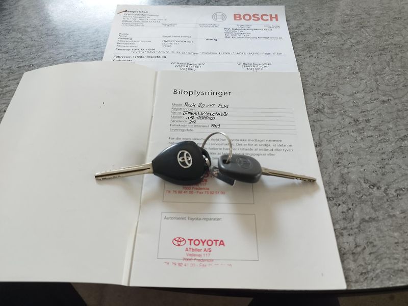 Toyota RAV4 (2007) 2,0I,112KW,4X4,ALU,TAŽNÝ - fotka 28 z 31