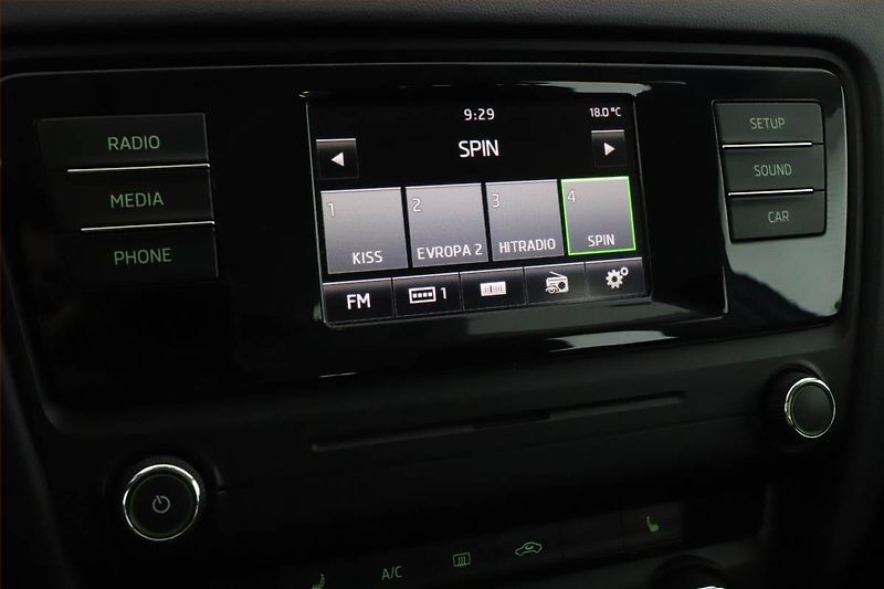 Škoda Octavia (2014) 1.6 TDI, Serv.kniha, Tempomat - fotka 8 z 13