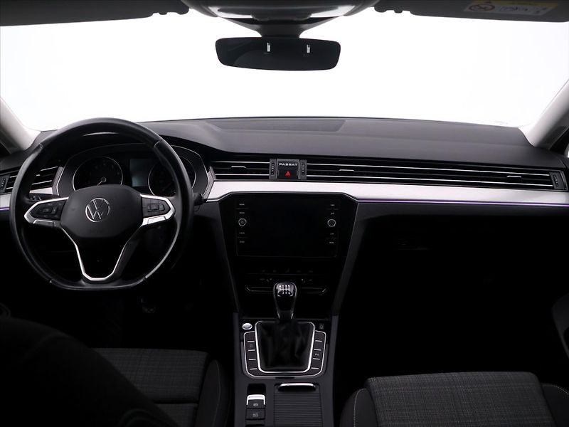 Volkswagen Passat 1,5 TSI 110kW Business - fotka 27 z 34