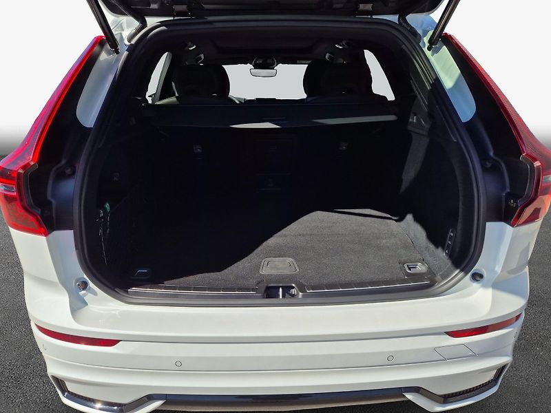 Volvo XC60 T8 ULTRA FACELIFT FULL OPTION - fotka 8 z 15