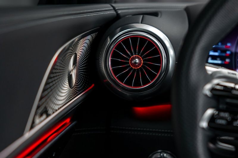 Mercedes-Benz AMG GT 63 4M+ AMG Premium+ HuD Burm P - fotka 23 z 30