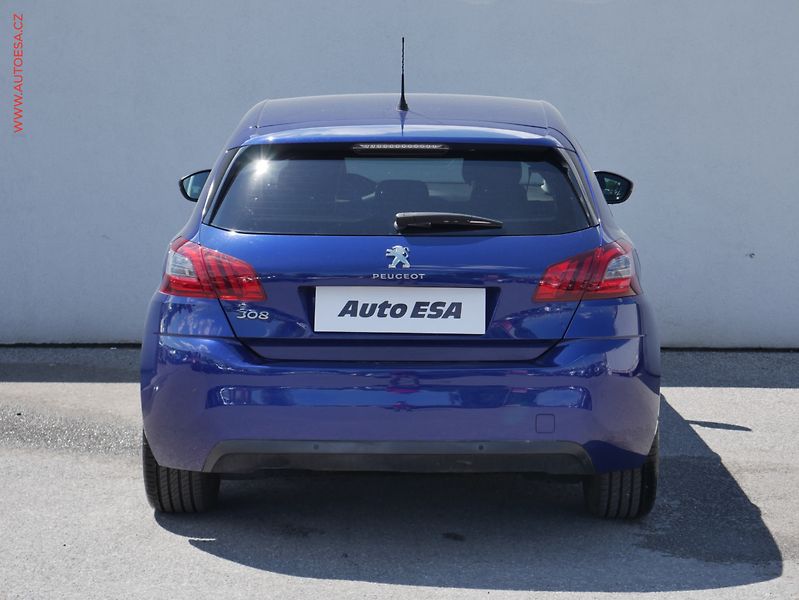 Peugeot 308 (2018) 1.2PT, 1.maj,ČR, Klima - fotka 5 z 23