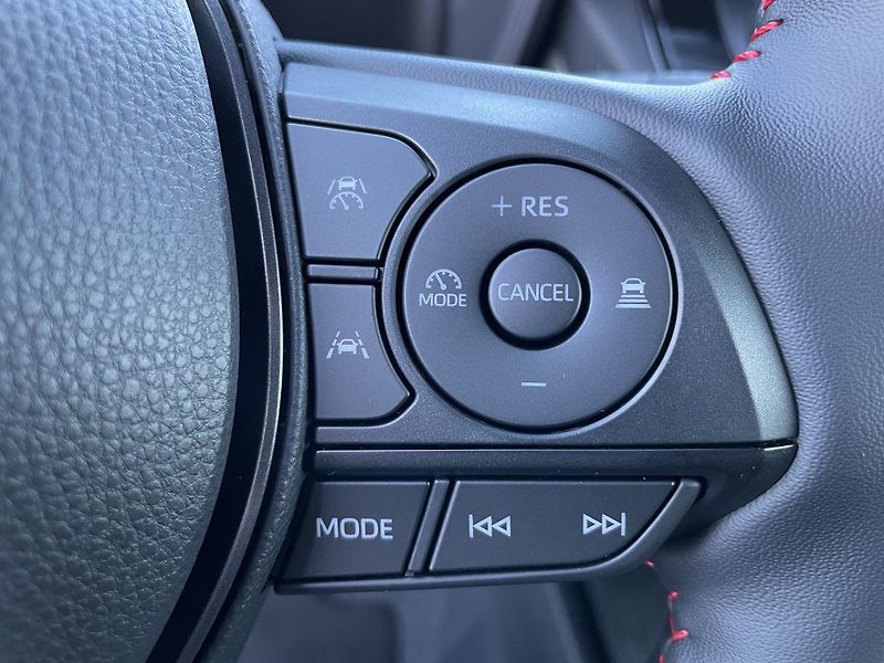 Toyota Corolla Cross 2.0 Hybrid GR Sport - fotka 22 z 30
