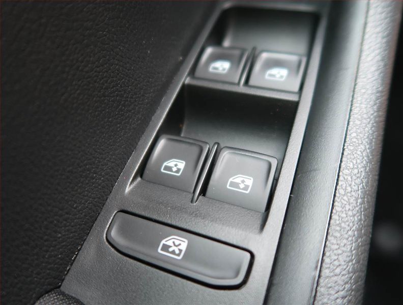 Škoda Fabia (2019) Style 1.0 TSI, Serv.kniha - fotka 14 z 17