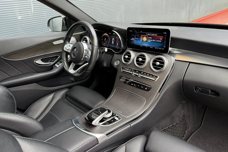 Mercedes-Benz Třídy C (2018) C 200 4Matic AMG Line - fotka 18 z 46