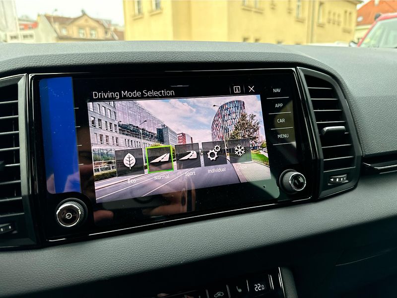 Škoda Karoq Sportline 2,0 TSI 140 kW 7-stu - fotka 15 z 22