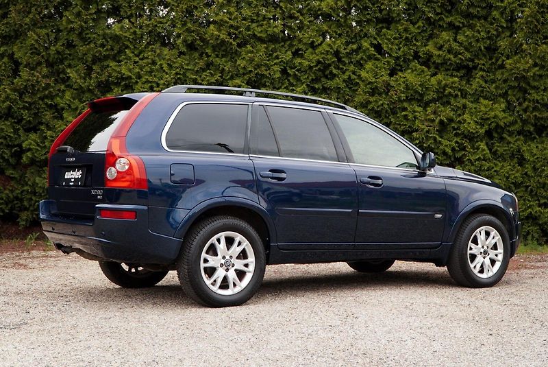 Volvo XC90 2.4 D5 120kw - fotka 9 z 29