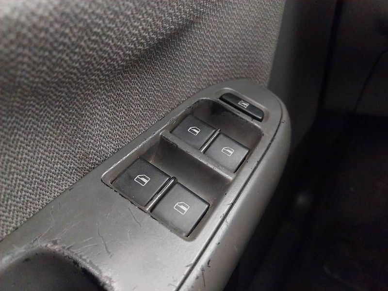 Seat Ibiza (2003) 1.4 16V, po STK, jezdí dobře - fotka 15 z 15