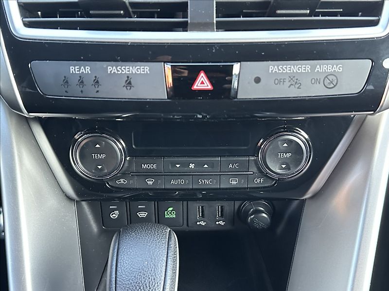 Mitsubishi Eclipse Cross 1,5 Turbo 163PS  Connect+ A/T - fotka 26 z 54