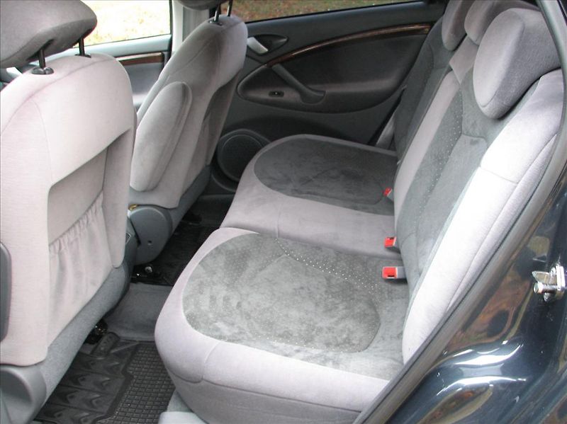 Citroën C5 2,0 16V HPI Xenony,Kůže  Exclu - fotka 30 z 54