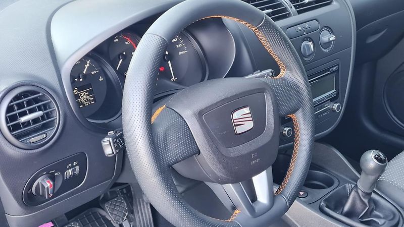 Seat Leon (2011) 1,6TDI 77KW   - fotka 13 z 24