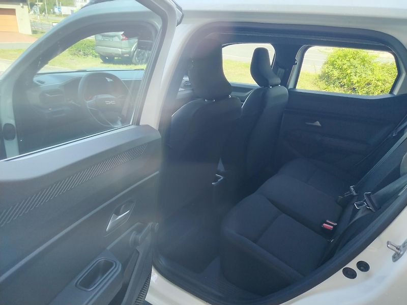 Dacia Duster (2026) essential Eco-G 120 - fotka 12 z 20
