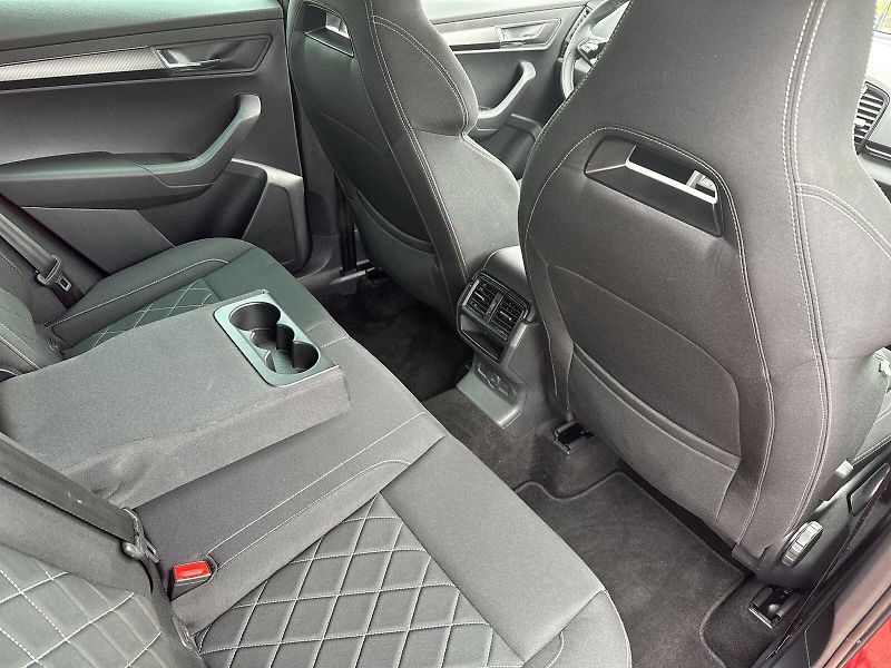 Škoda Karoq (2022) 2.0 TSI 4x4 DSG SportLine - fotka 9 z 35