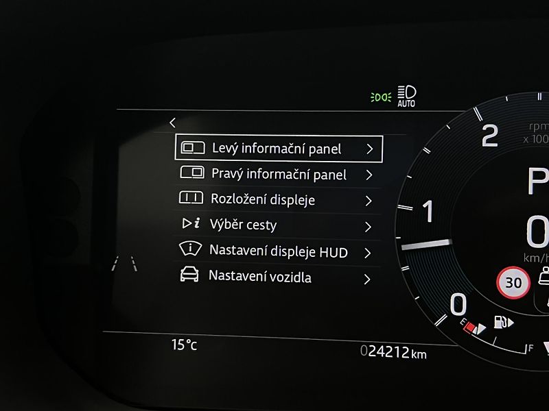 Land Rover Discovery D350 DYNAMIC SE AUT - fotka 31 z 56