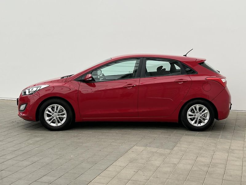 Hyundai i30 1.6  Trikolor - fotka 3 z 23