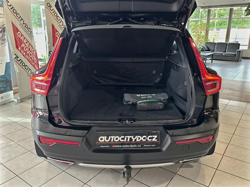Volvo XC40 D4 140kW AWD, INSCRIPTION, DPH - fotka 12 z 25