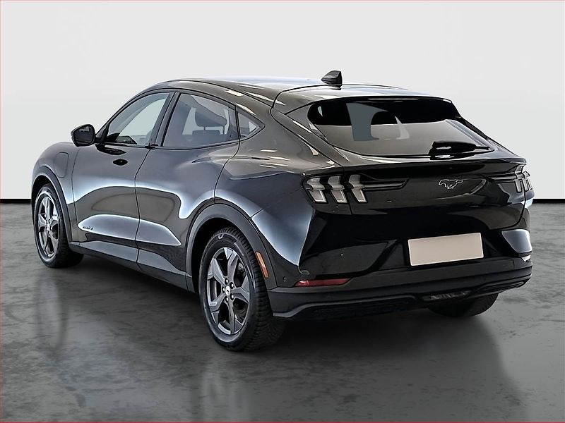 Ford Mustang Mach-E (2021) Standard Range AWD, SoH 94% - fotka 4 z 31