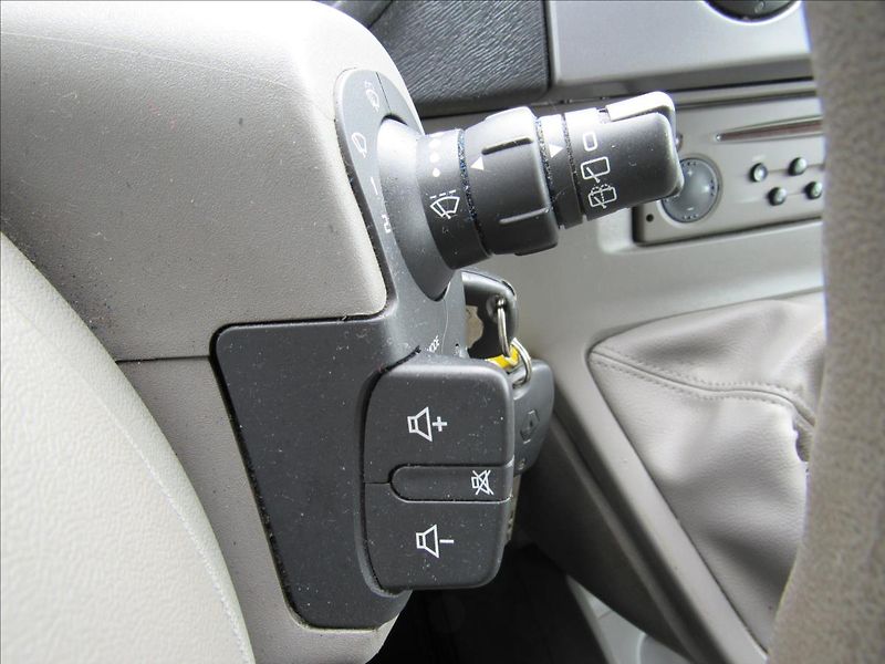 Renault Kangoo 1,5 DCi 63KW 5míst - fotka 21 z 29