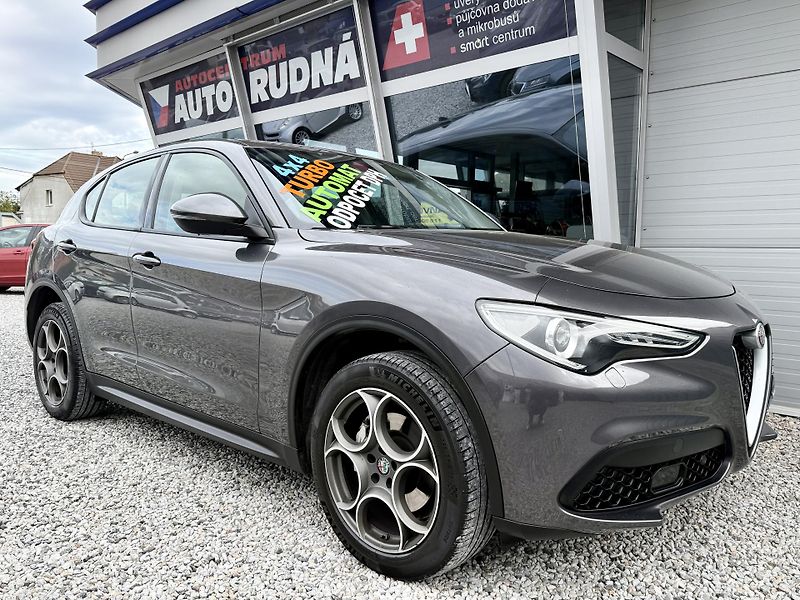 Alfa Romeo Stelvio 2,0T Q4 280PS 4x4 Automat - fotka 7 z 40